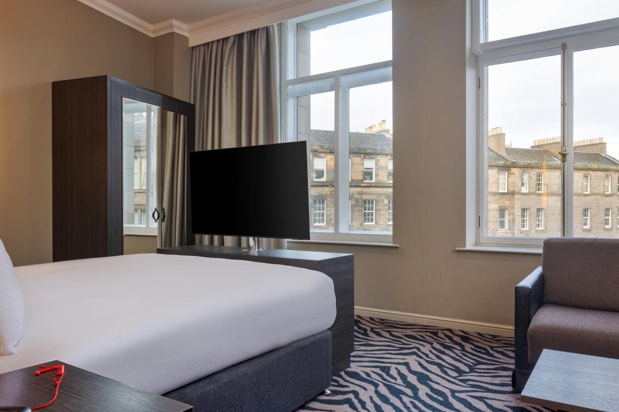 Doubletree By Hilton Edinburgh City Centre Hotel Bagian luar foto