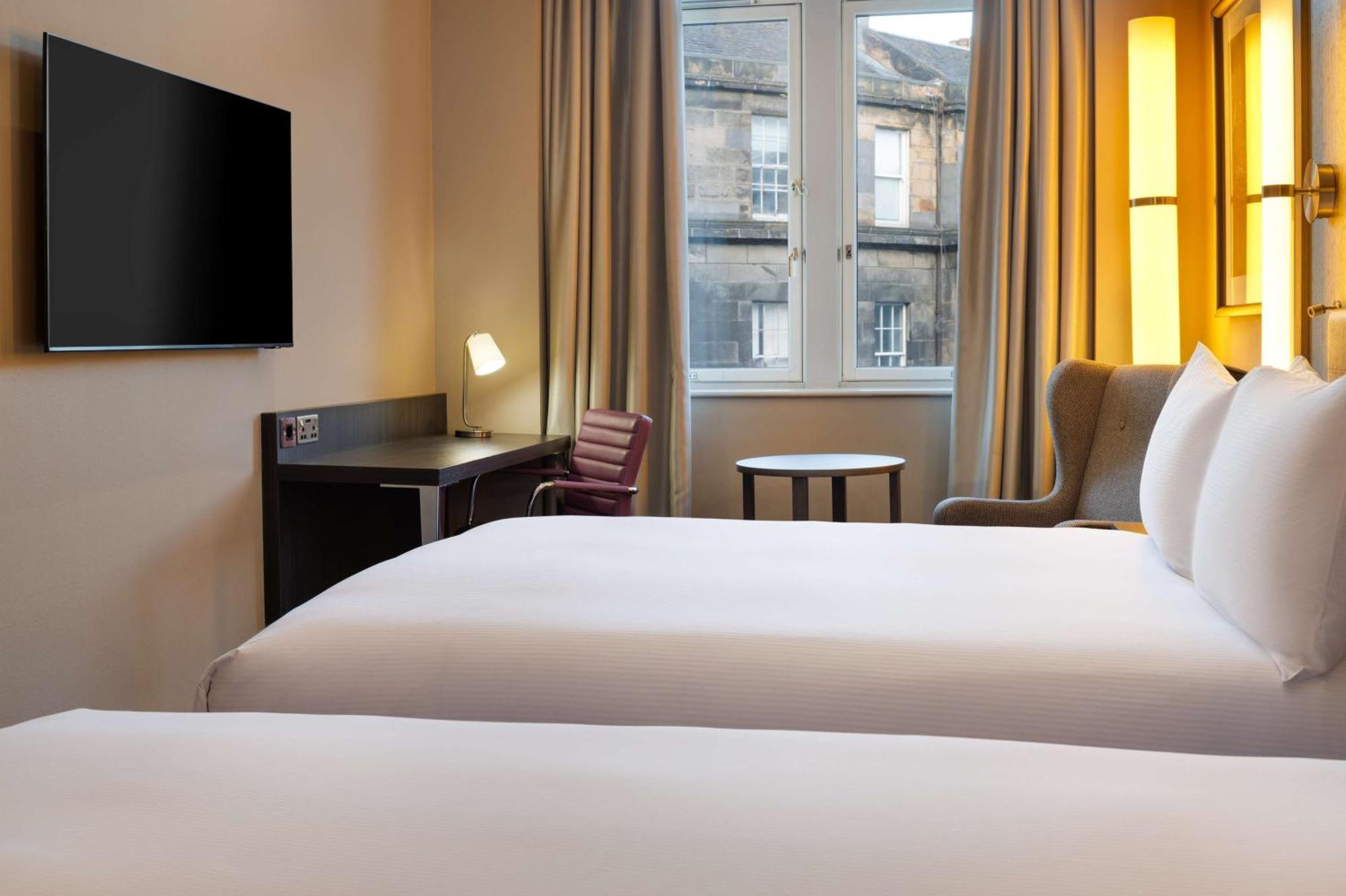 Doubletree By Hilton Edinburgh City Centre Hotel Bagian luar foto